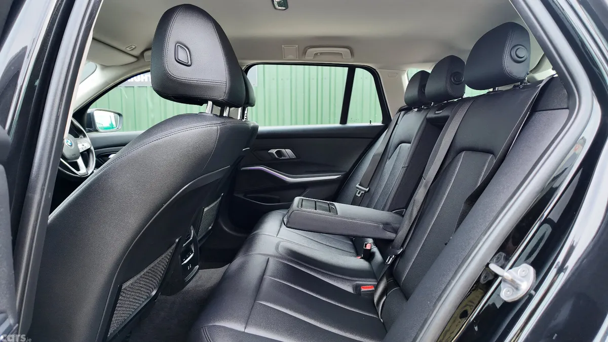 BMW 3-Series Estate, Diesel, 2021, Black