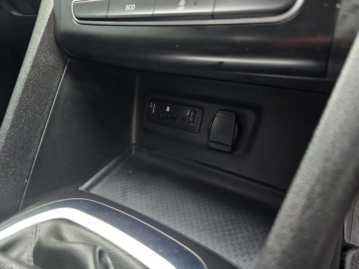 Renault Megane Estate, Diesel, 2018, Red