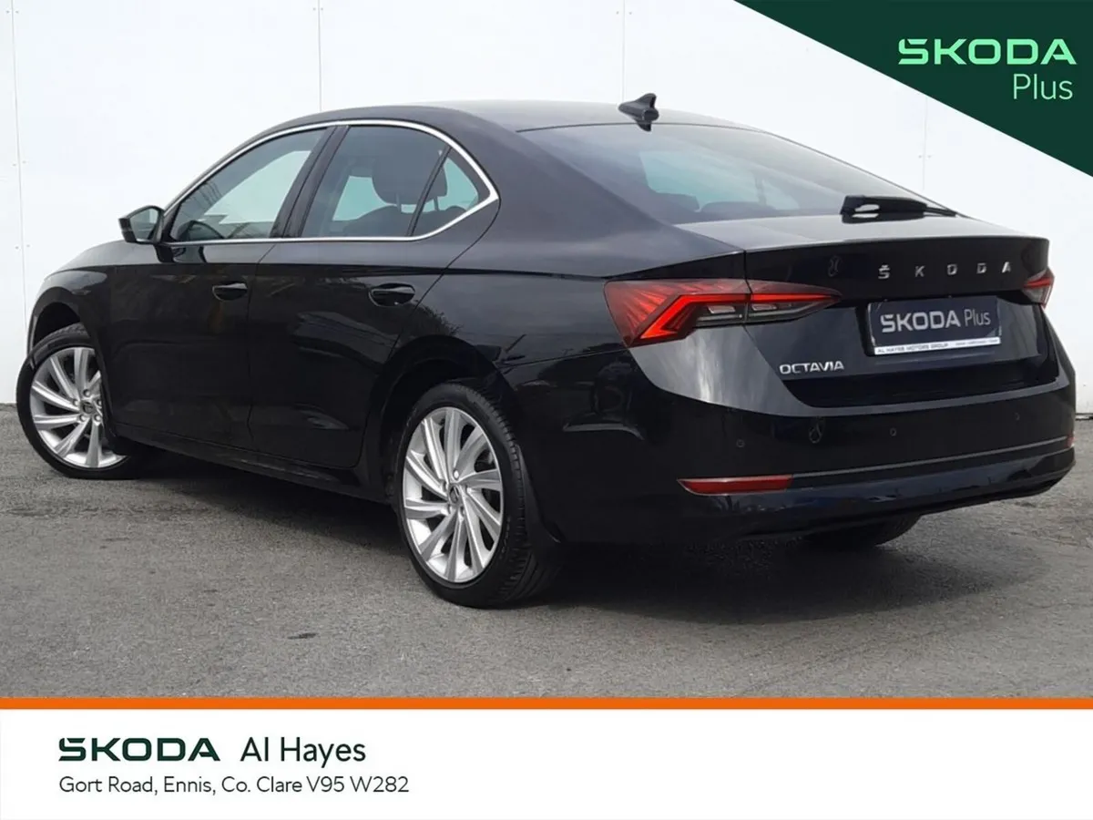 Skoda Octavia Saloon, Diesel, 2023, Black