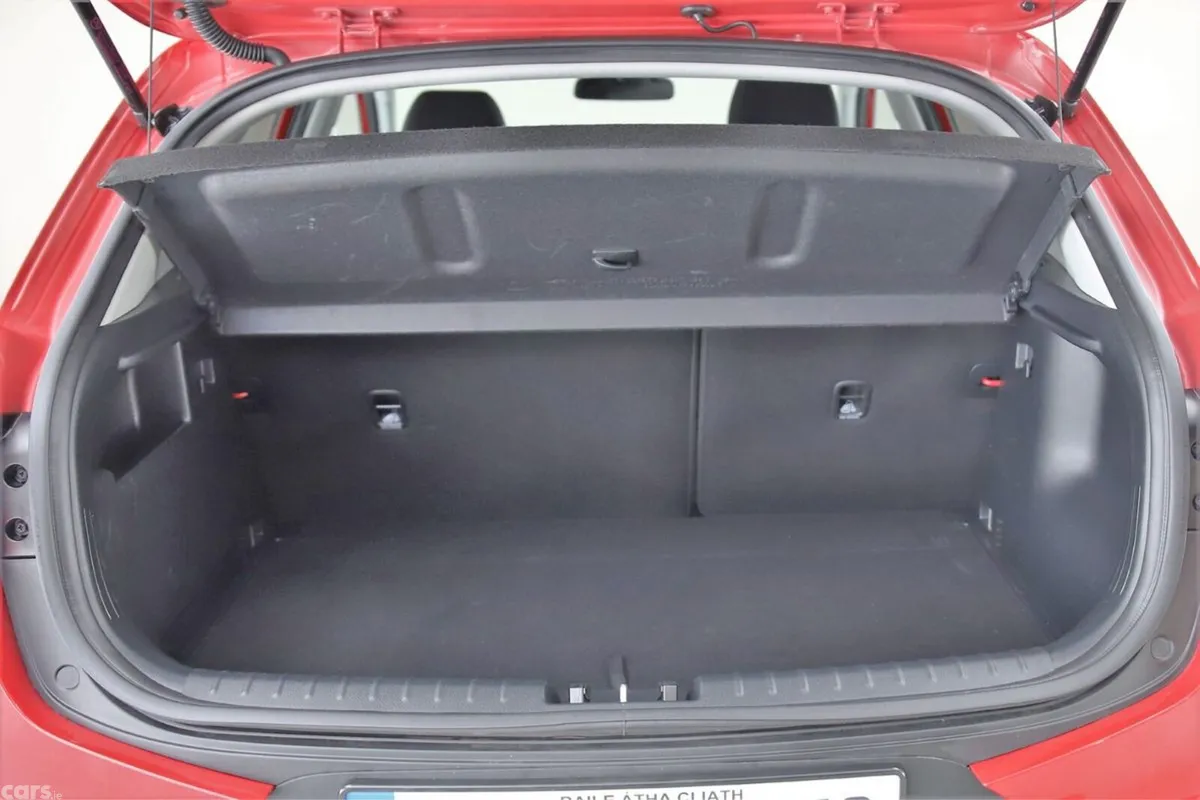 Kia Stonic SUV, Petrol, 2022, Red