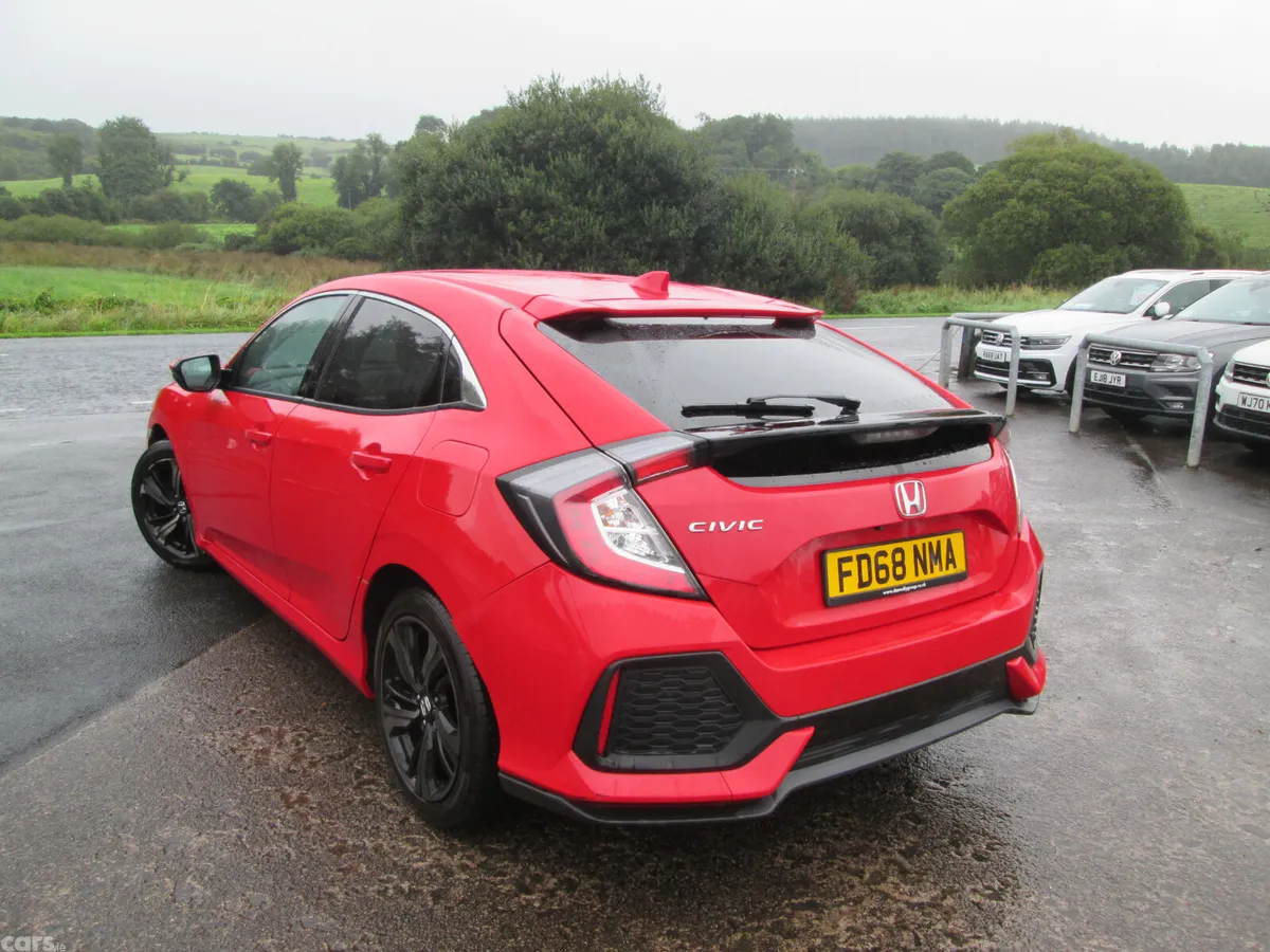 Honda Civic Hatchback, Diesel, 2019, Red