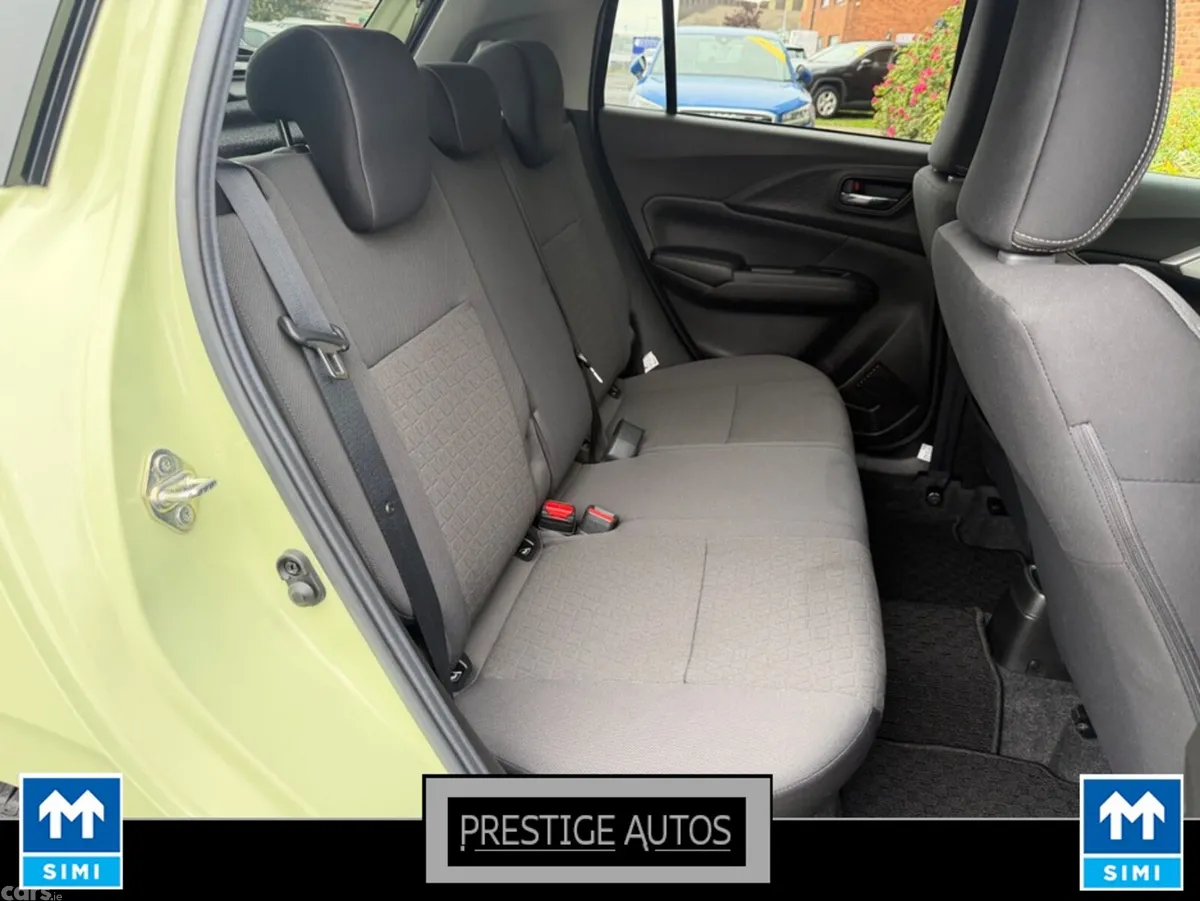 Suzuki Swift Hatchback, Petrol Hybrid, 2024, Green