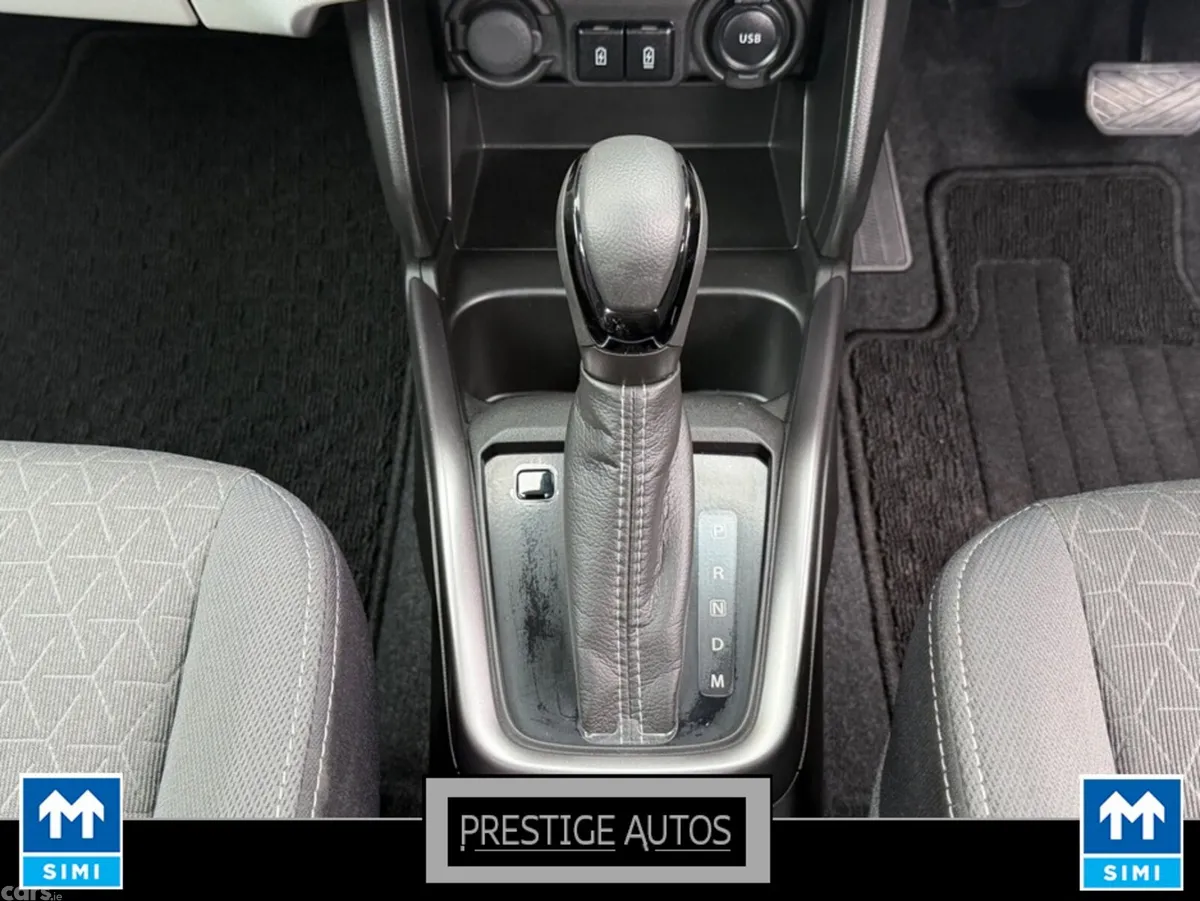 Suzuki Swift Hatchback, Petrol Hybrid, 2024, Green