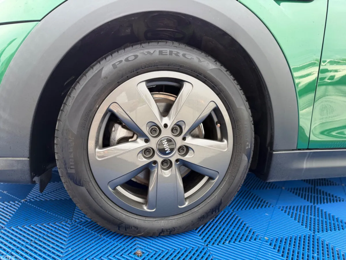 Mini Cooper Hatchback, Diesel, 2021, Green