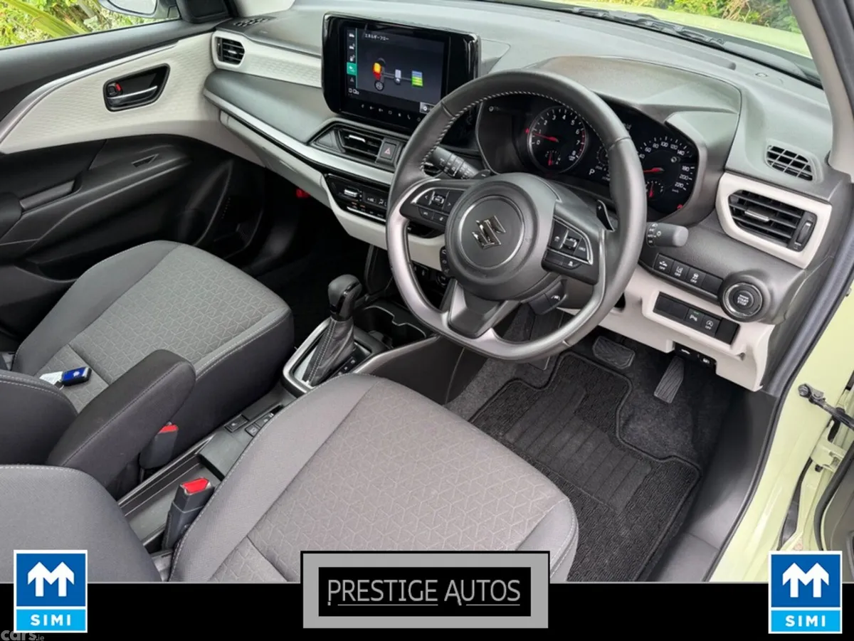 Suzuki Swift Hatchback, Petrol Hybrid, 2024, Green