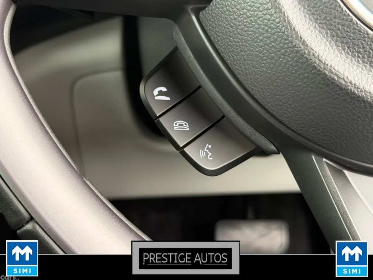 Suzuki Swift Hatchback, Petrol Hybrid, 2024, Green