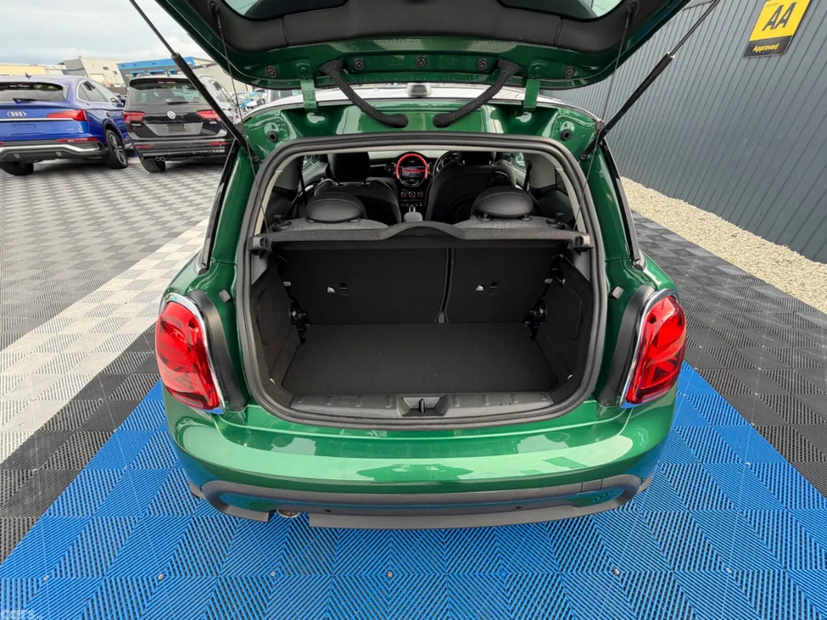 Mini Cooper Hatchback, Diesel, 2021, Green