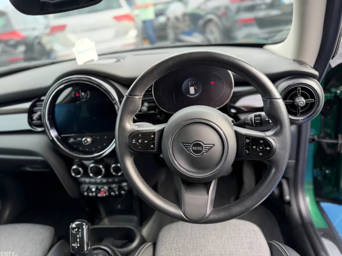 Mini Cooper Hatchback, Diesel, 2021, Green