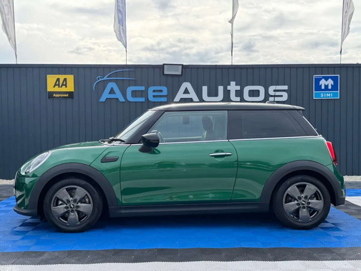 Mini Cooper Hatchback, Diesel, 2021, Green