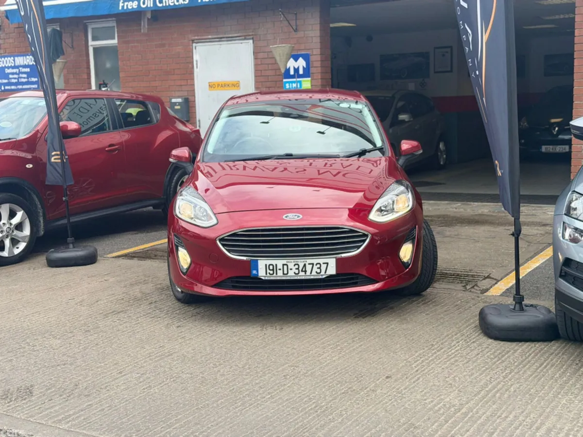 Ford Fiesta Hatchback, Petrol, 2019, Red