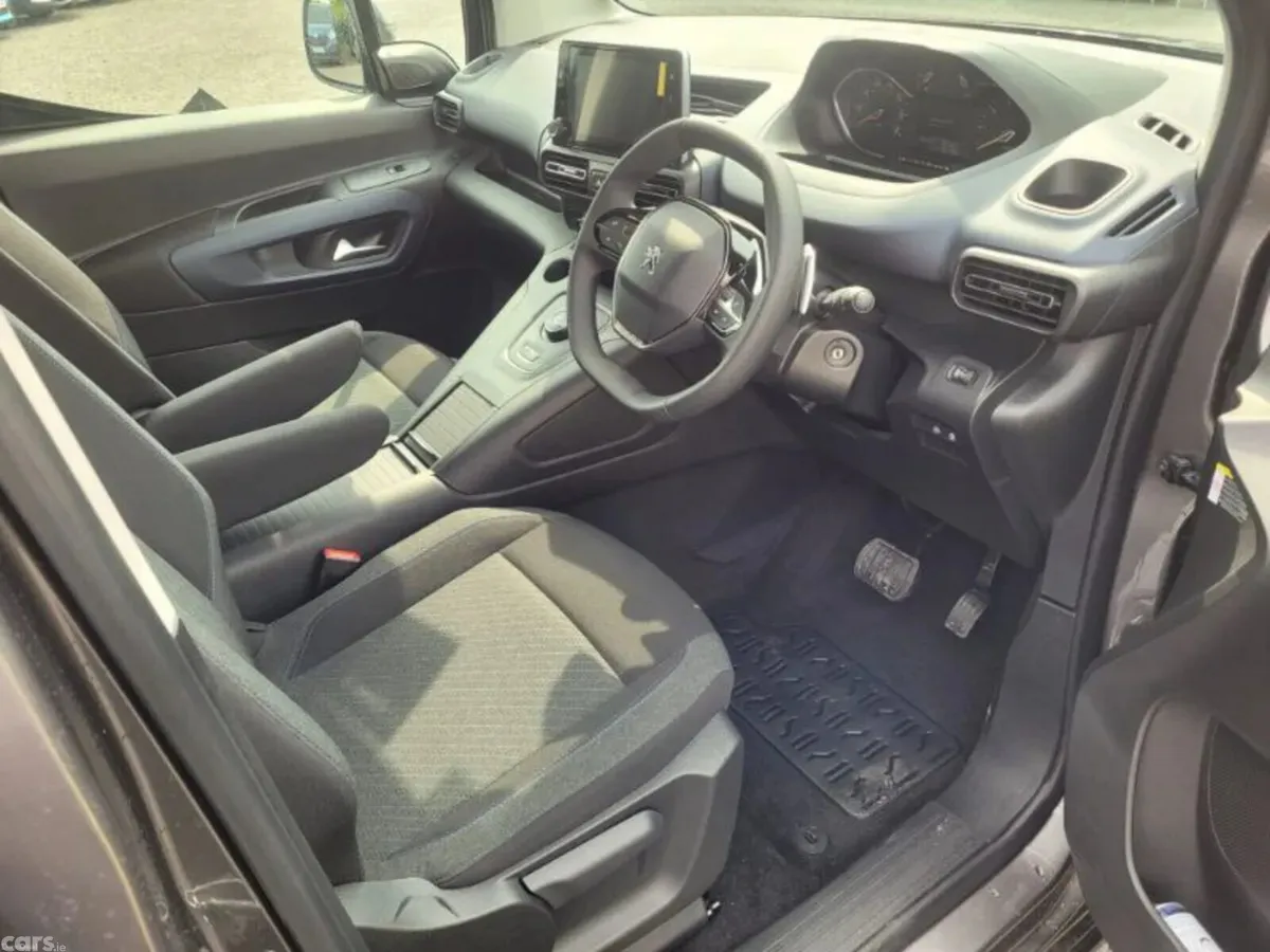 Peugeot Rifter MPV, Diesel, 2023, Grey