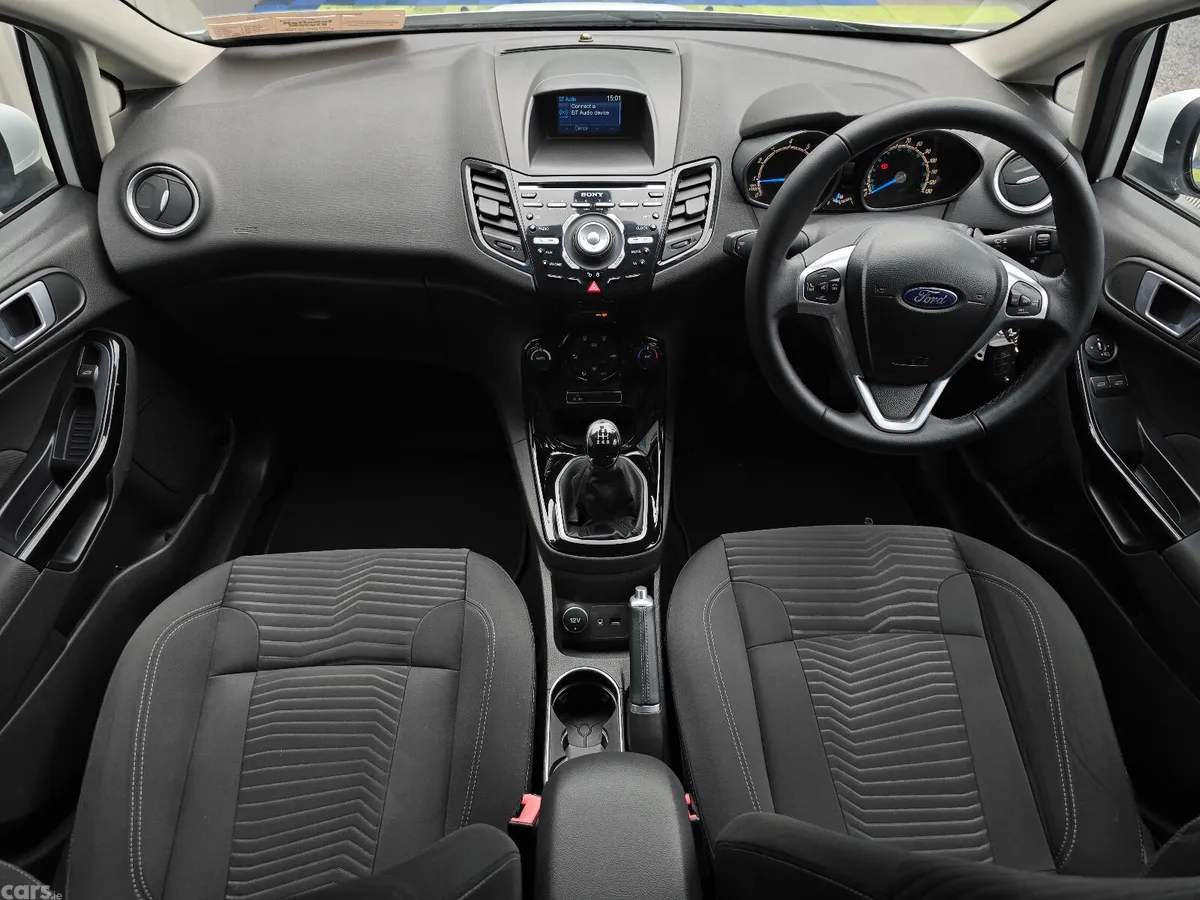 Ford Fiesta Hatchback, Petrol, 2014, White
