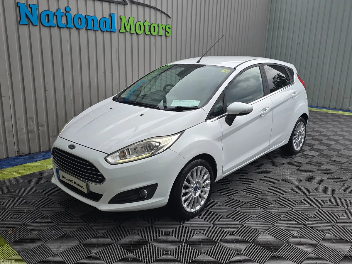 Ford Fiesta Hatchback, Petrol, 2014, White