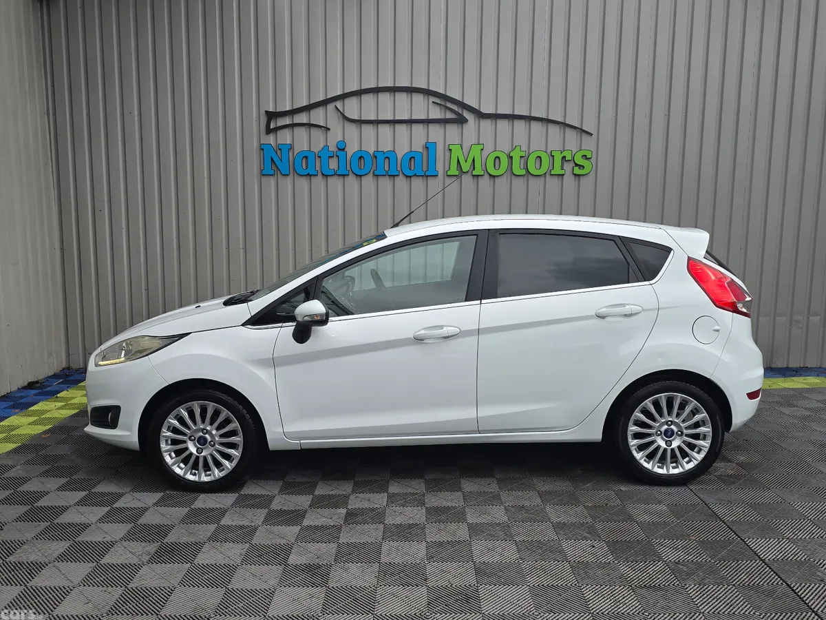 Ford Fiesta Hatchback, Petrol, 2014, White