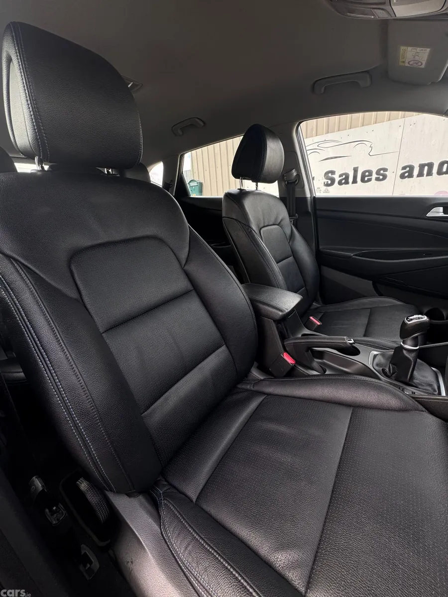 Hyundai Tucson SUV, Diesel, 2017, Gold