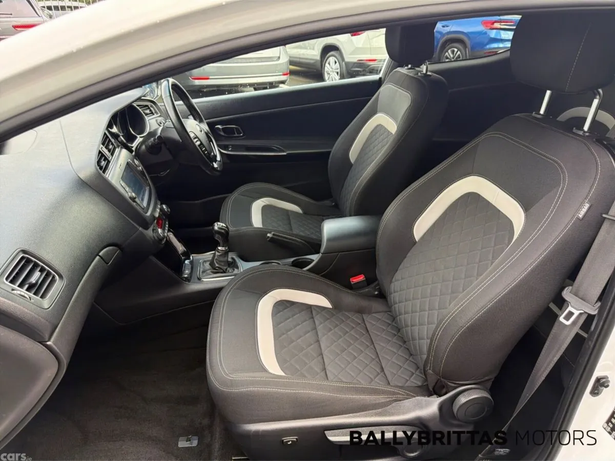 Kia Ceed Hatchback, Diesel, 2018, White