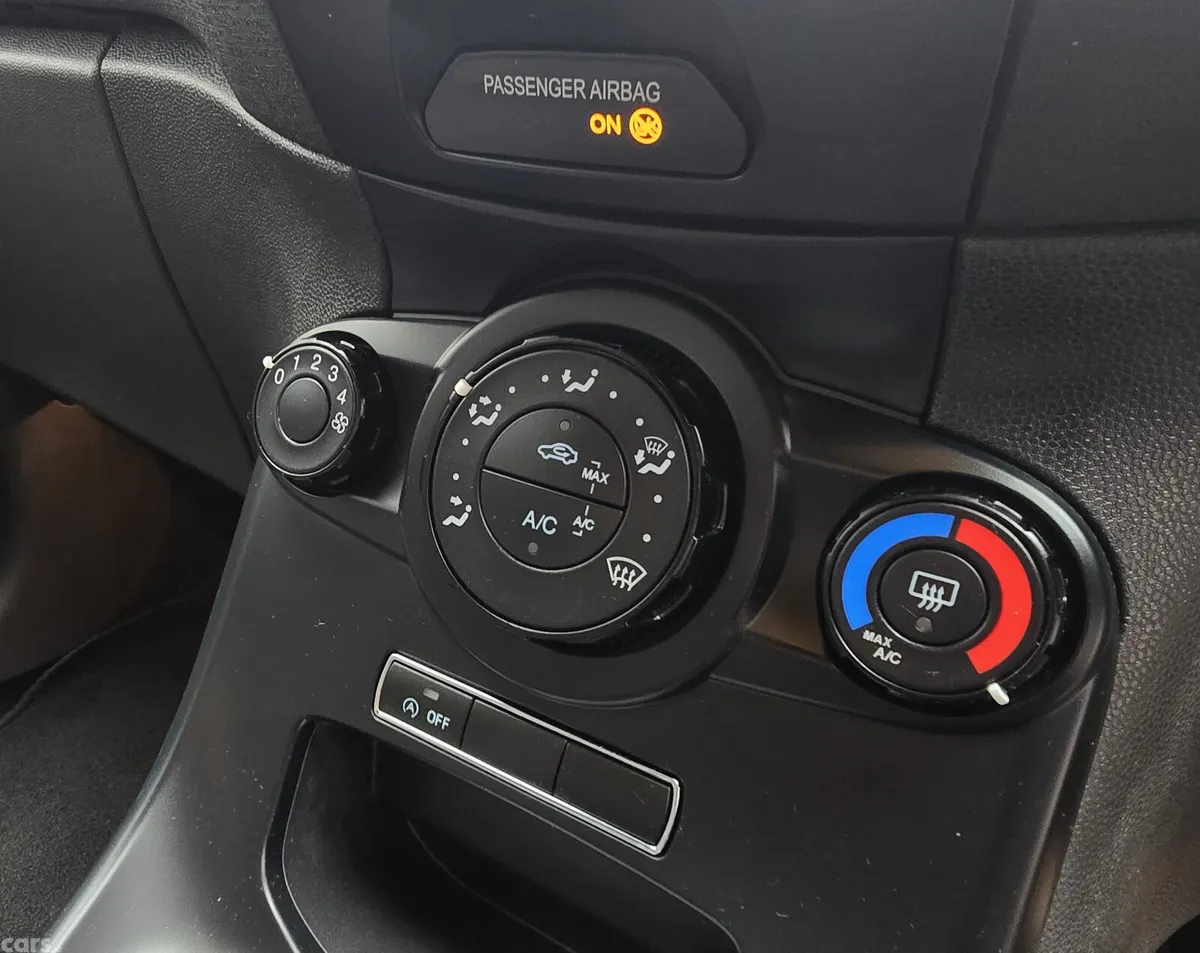 Ford Fiesta Hatchback, Petrol, 2017, Red