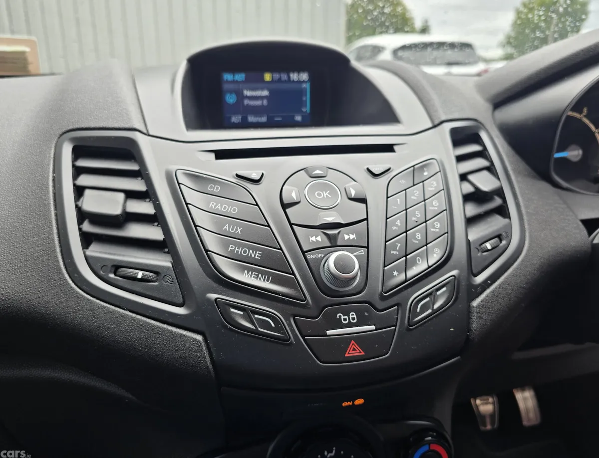 Ford Fiesta Hatchback, Petrol, 2017, Red