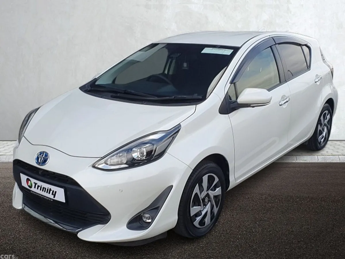 Toyota Aqua Hatchback, Petrol Hybrid, 2021, White