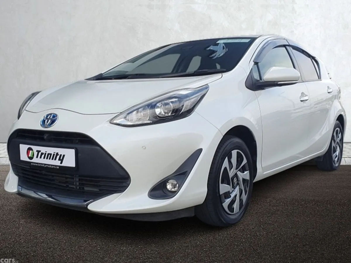Toyota Aqua Hatchback, Petrol Hybrid, 2021, White