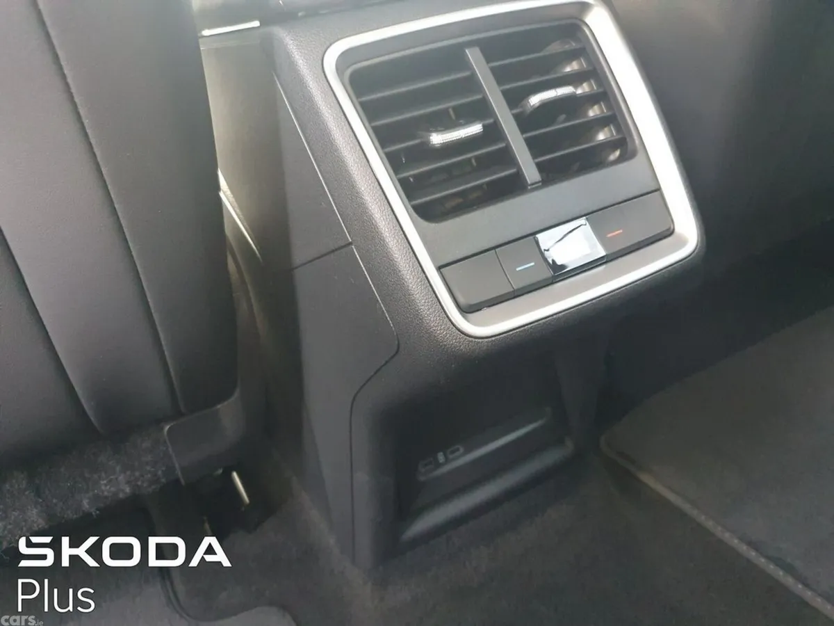 Skoda Enyaq SUV, Electric, 2025, Green