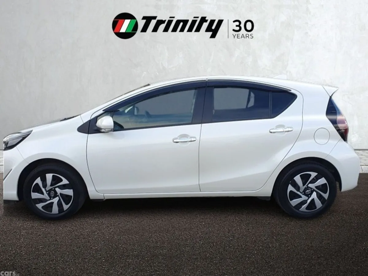 Toyota Aqua Hatchback, Petrol Hybrid, 2021, White