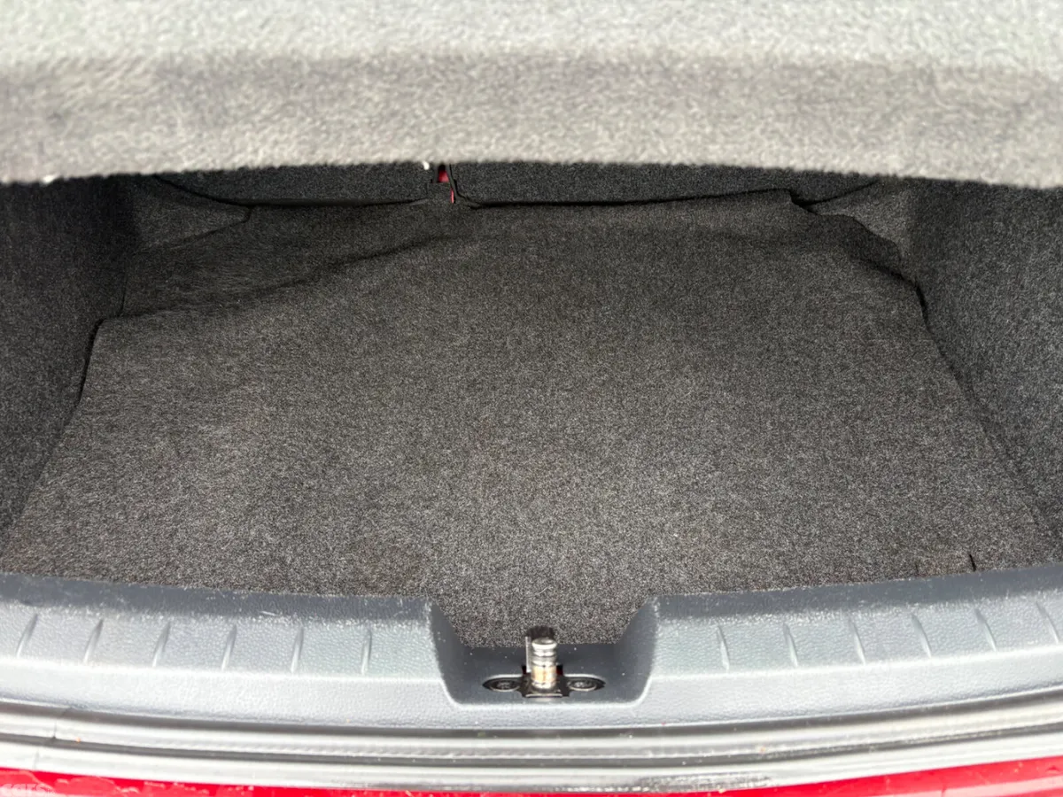 SEAT Ibiza MPV, Petrol, 2015, Red