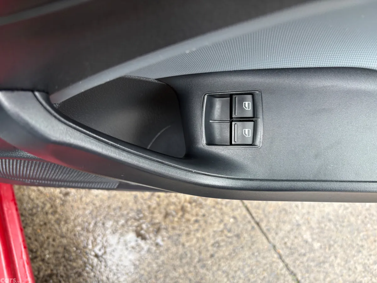 SEAT Ibiza MPV, Petrol, 2015, Red