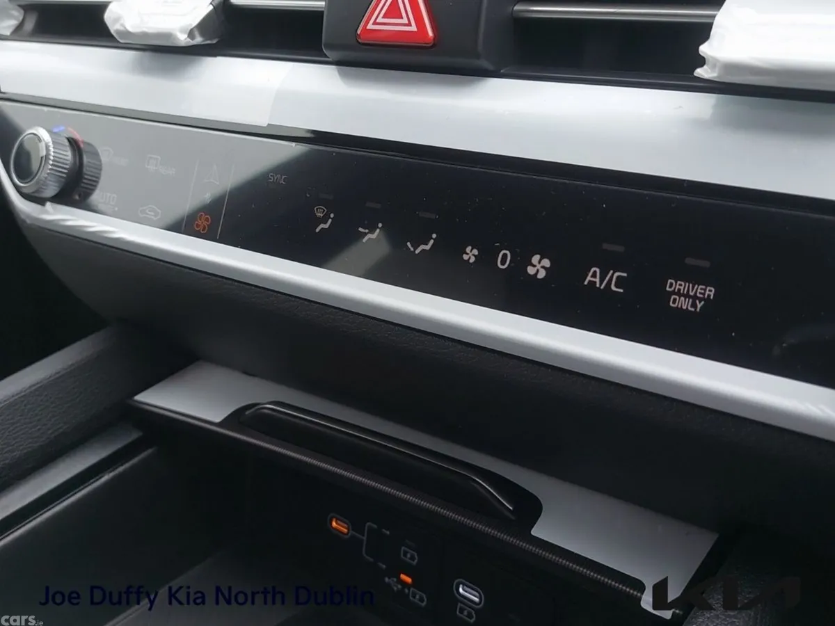 Kia Sportage SUV, Petrol Plug-in Hybrid, 2026, Red