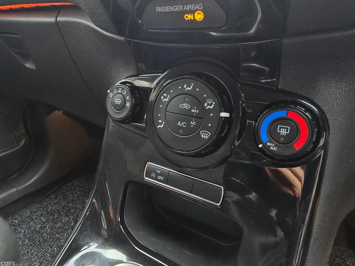 Ford Fiesta Hatchback, Petrol, 2014, Black