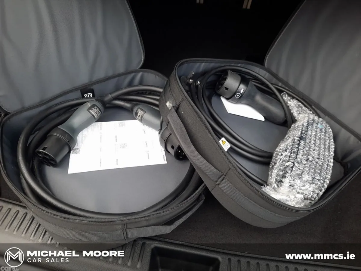 Mercedes-Benz E-Class Saloon, Diesel Plug-in Hybrid, 2025, Black