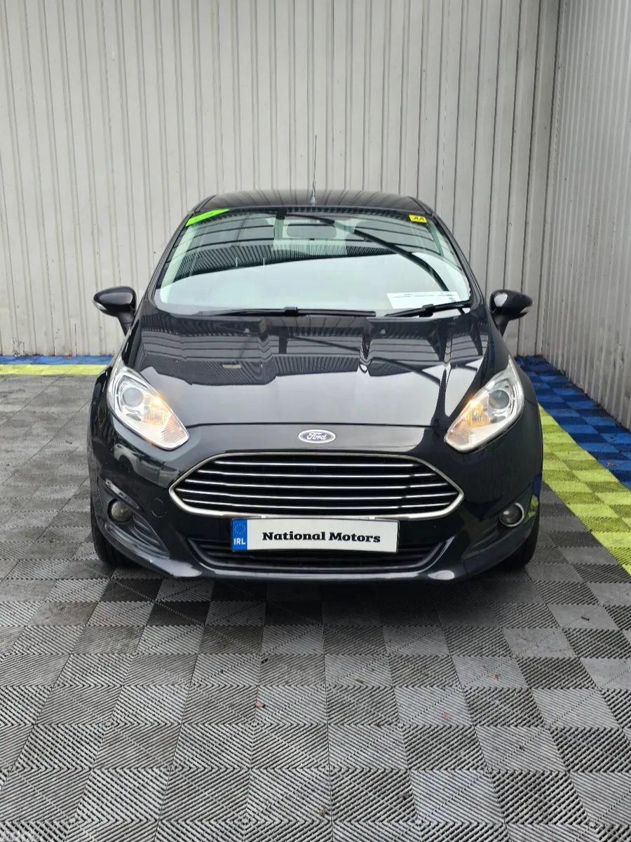 Ford Fiesta Hatchback, Petrol, 2014, Black