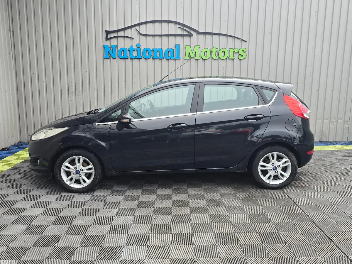 Ford Fiesta Hatchback, Petrol, 2014, Black