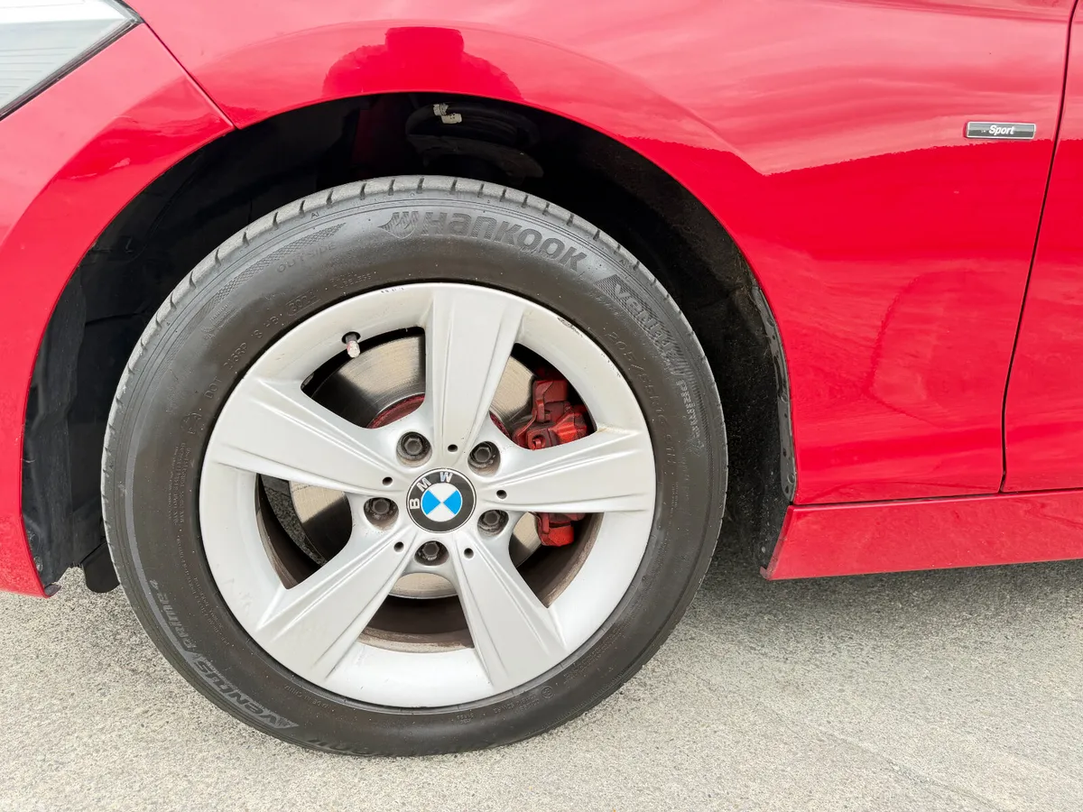 BMW 1-Series Hatchback, Petrol, 2014, Red