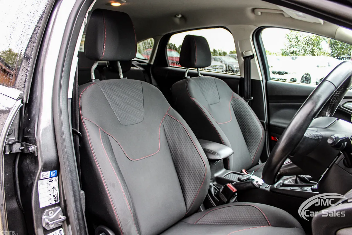 Ford Focus Hatchback, Diesel, 2016, Grey