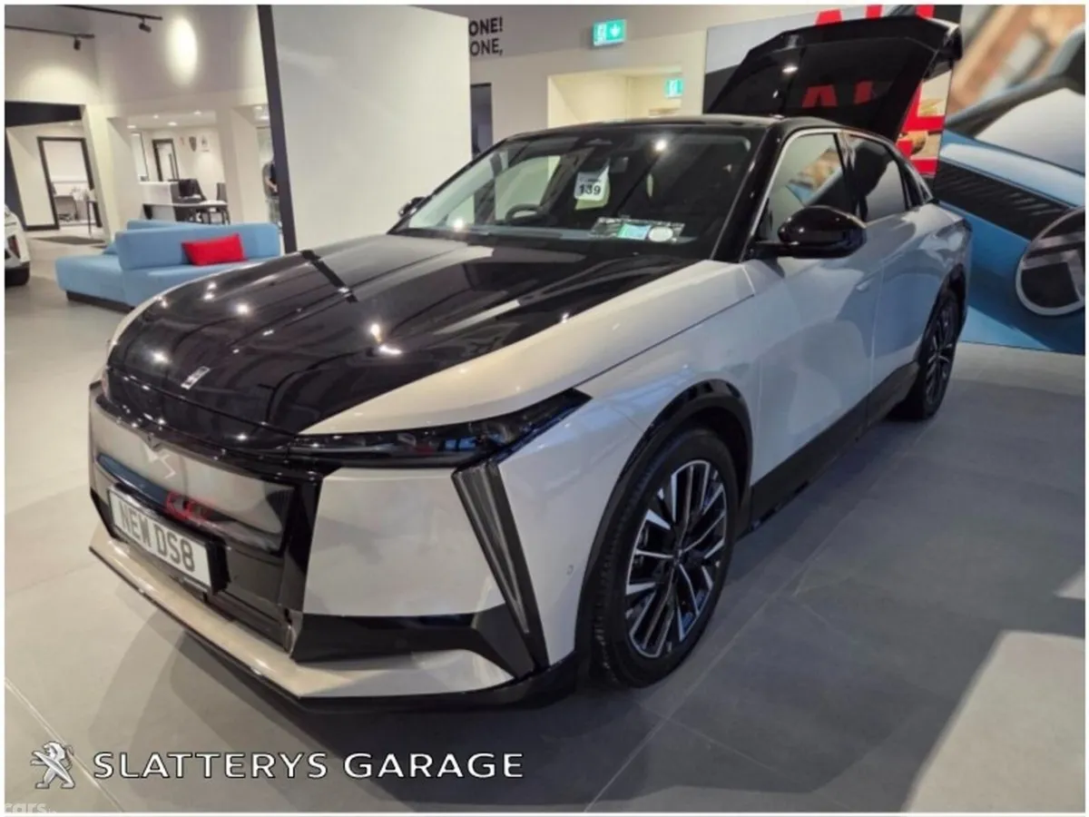 DS Automobiles DS 8 Hatchback, Electric, 2026, Grey