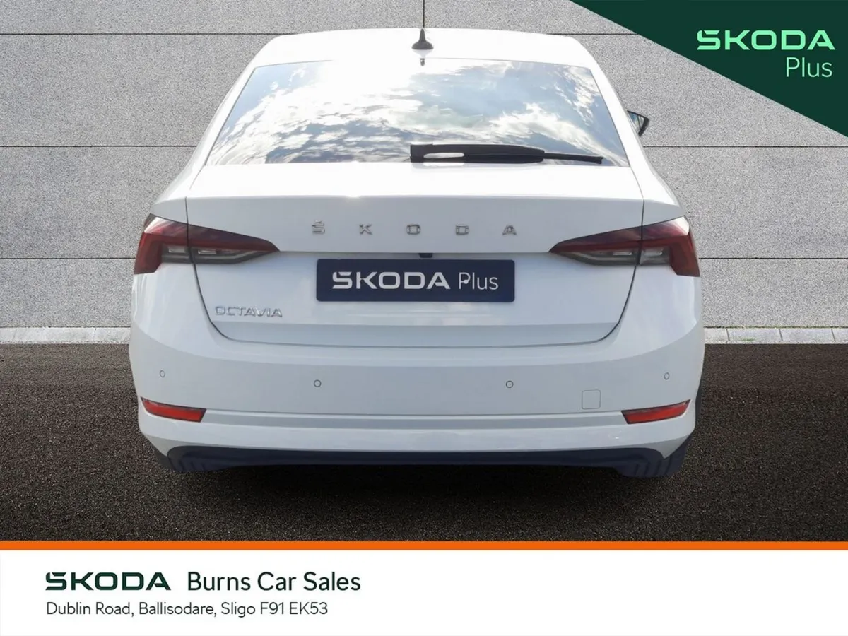 Skoda Octavia Saloon, Petrol, 2023, White