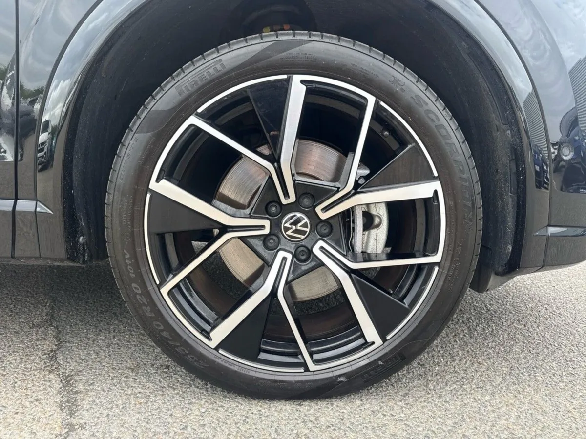 Volkswagen Tiguan SUV, Petrol Hybrid, 2025, Grey
