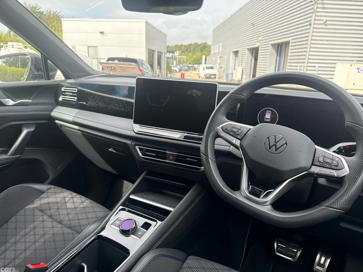 Volkswagen Tiguan SUV, Petrol Hybrid, 2025, Grey