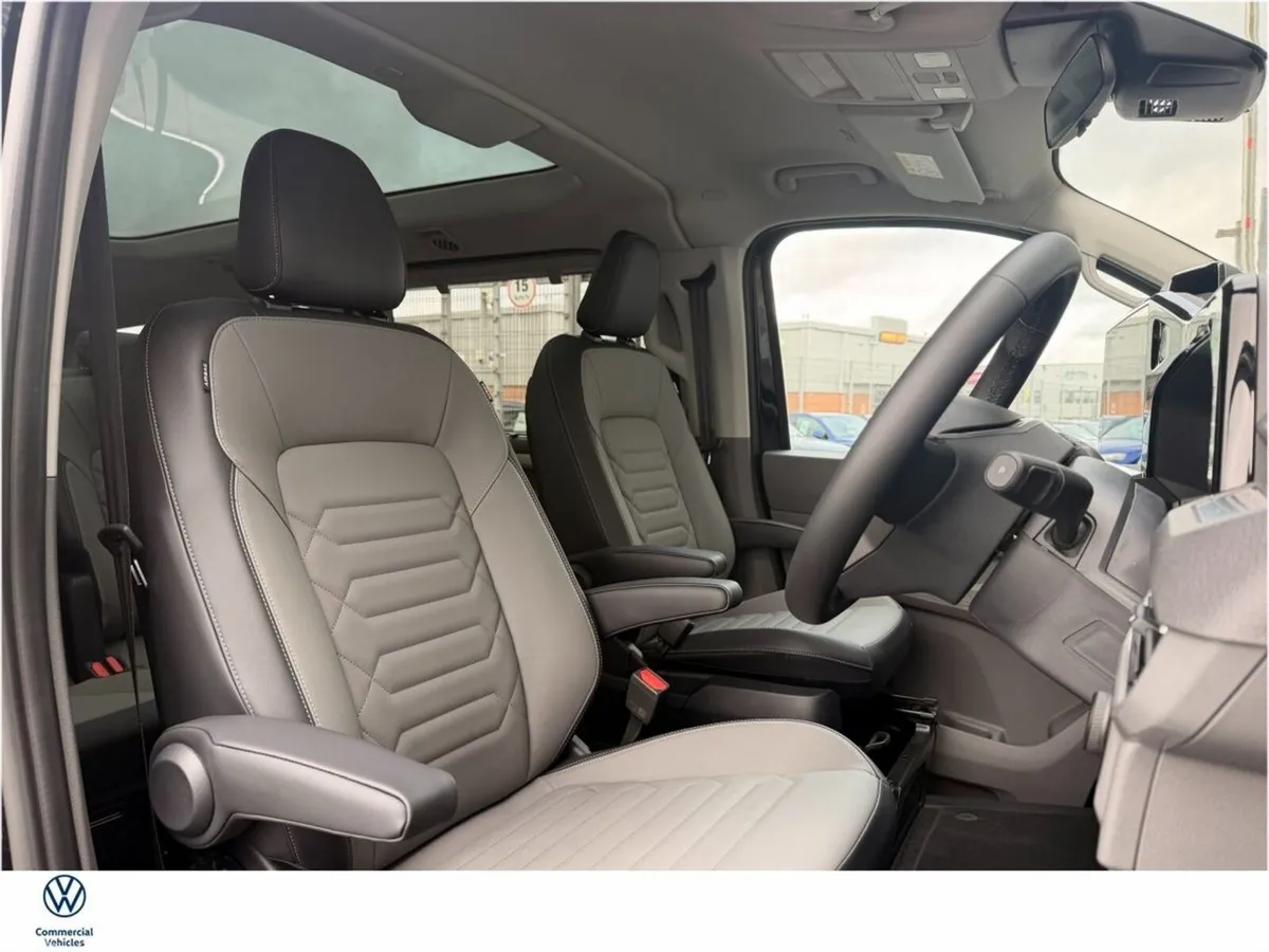 Volkswagen Caravelle MPV, Petrol Plug-in Hybrid, 2027, Black