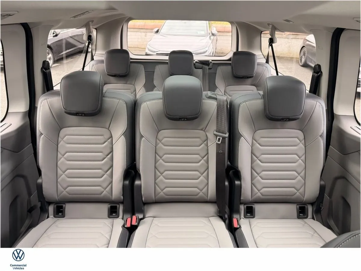Volkswagen Caravelle MPV, Petrol Plug-in Hybrid, 2027, Black