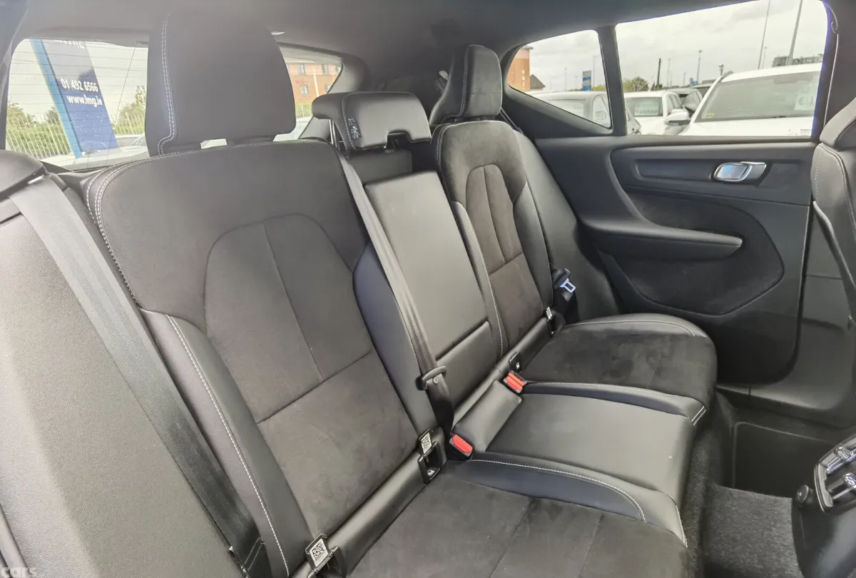 Volvo XC40 SUV, Petrol Plug-in Hybrid, 2021, Black