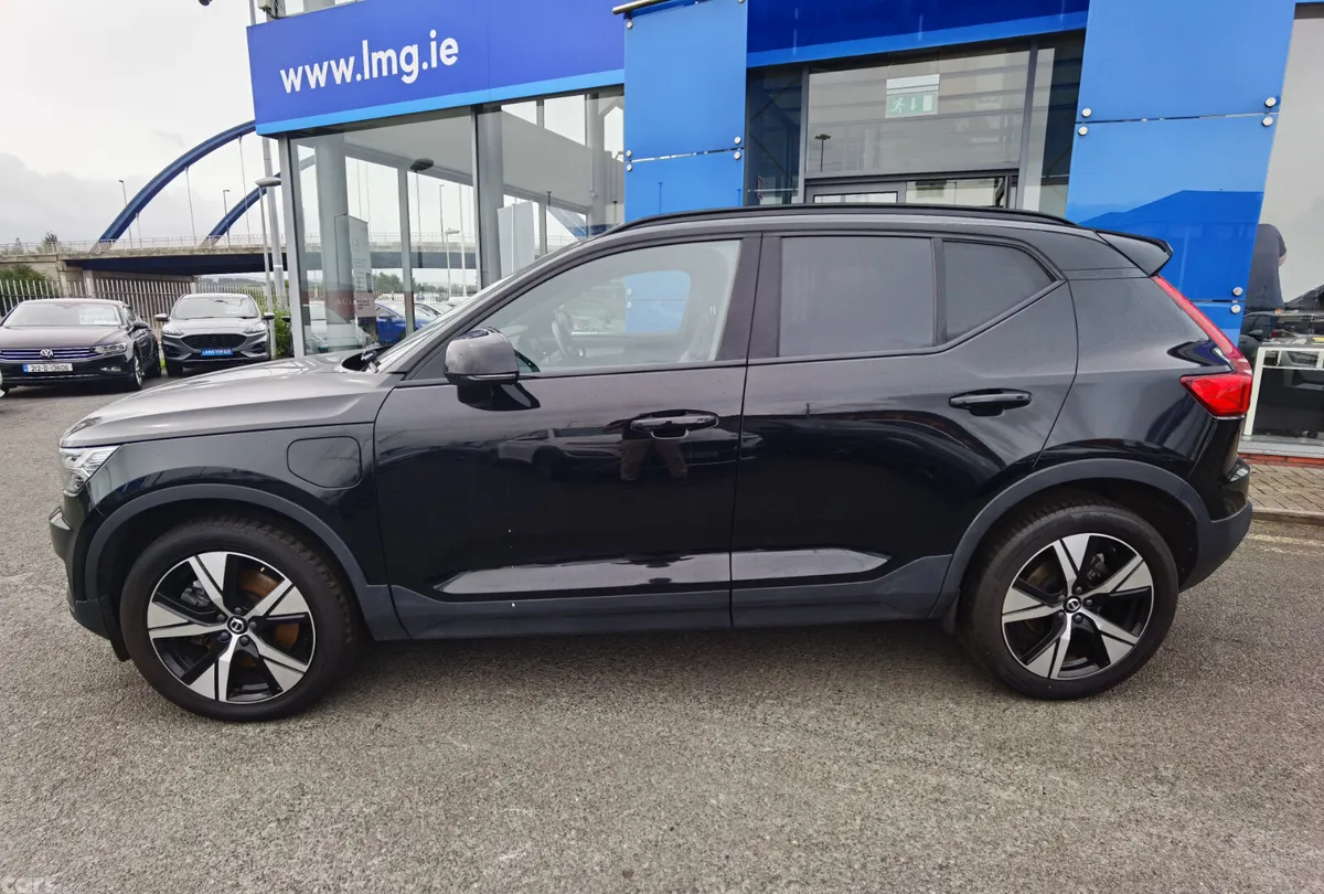 Volvo XC40 SUV, Petrol Plug-in Hybrid, 2021, Black