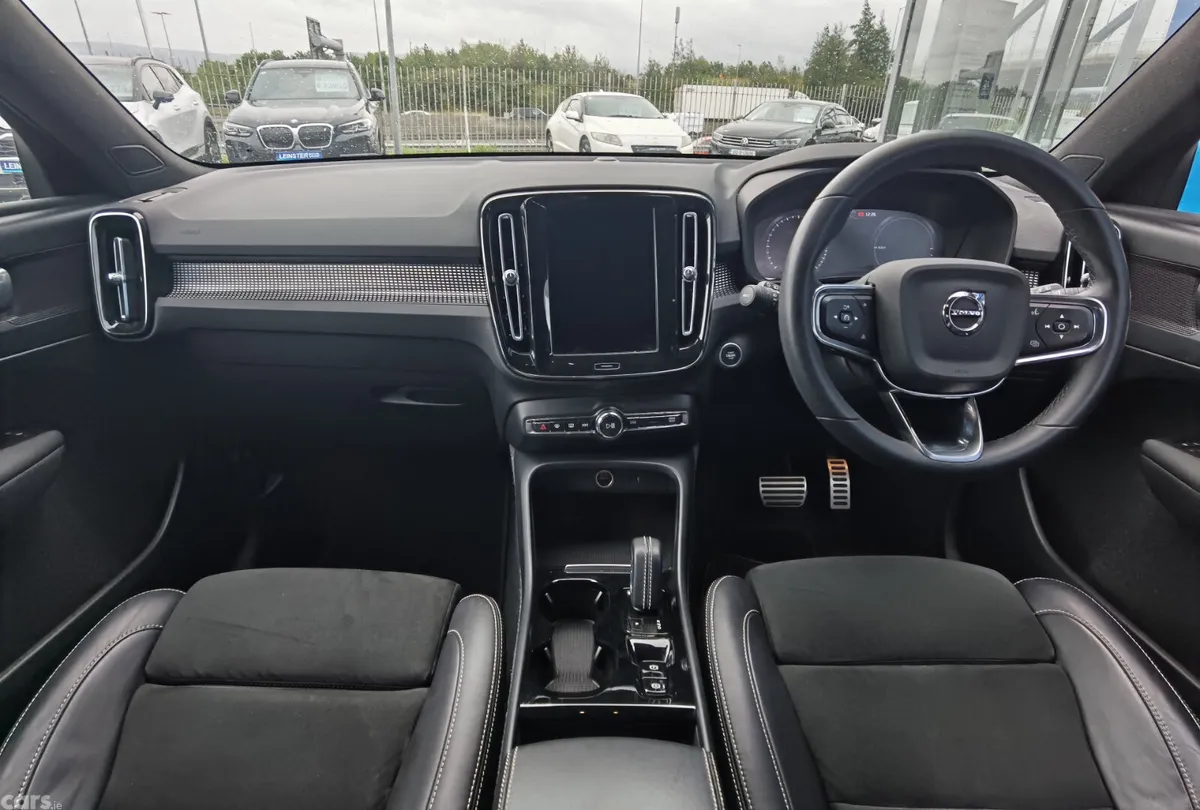 Volvo XC40 SUV, Petrol Plug-in Hybrid, 2021, Black