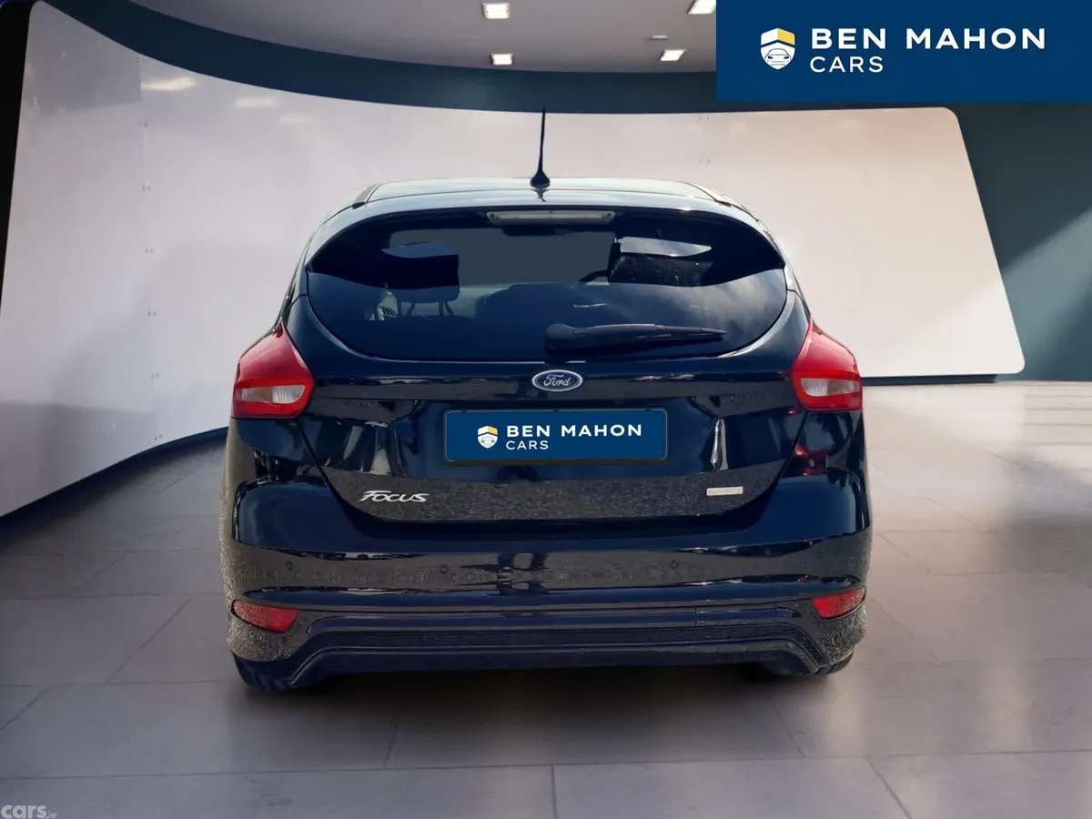 Ford Focus Hatchback, Petrol, 2018, Black