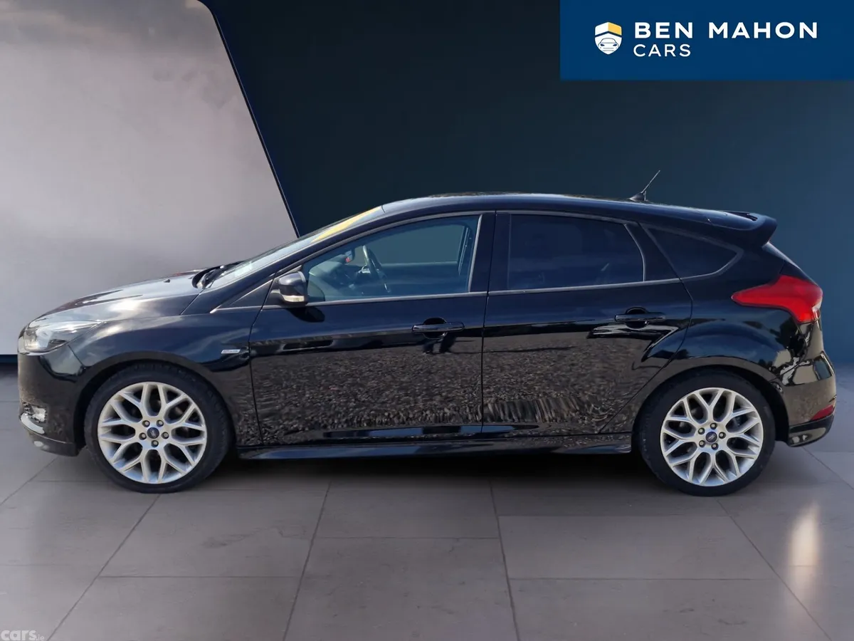 Ford Focus Hatchback, Petrol, 2018, Black