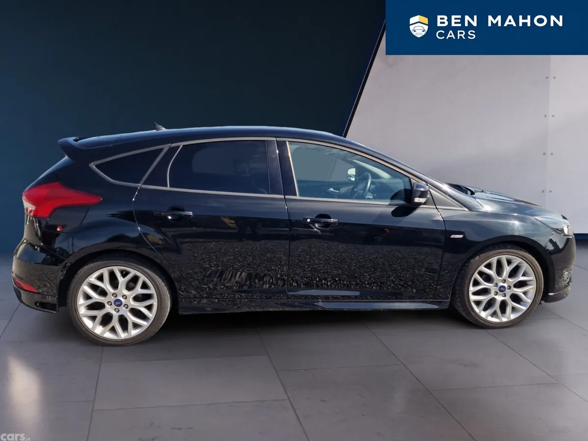 Ford Focus Hatchback, Petrol, 2018, Black