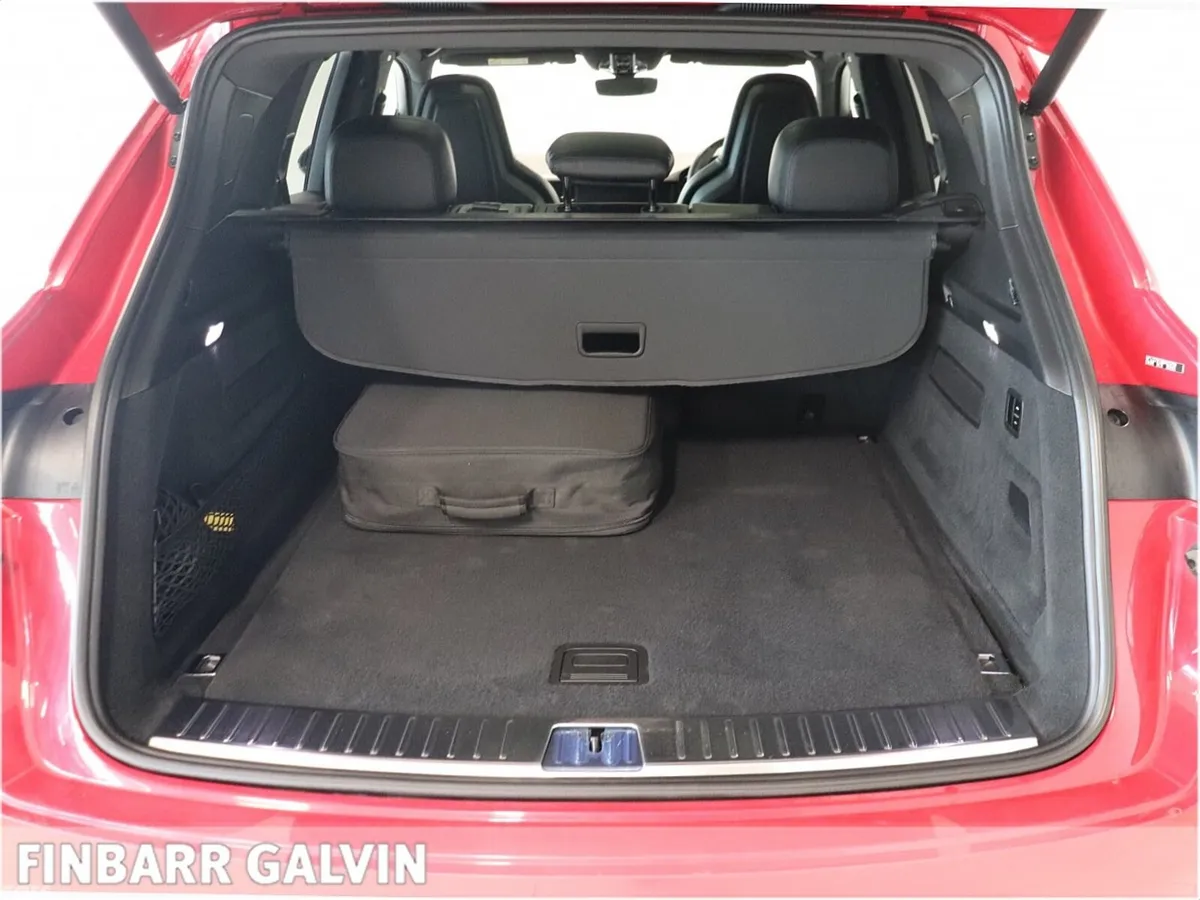 Porsche Cayenne SUV, Petrol Plug-in Hybrid, 2021, Red