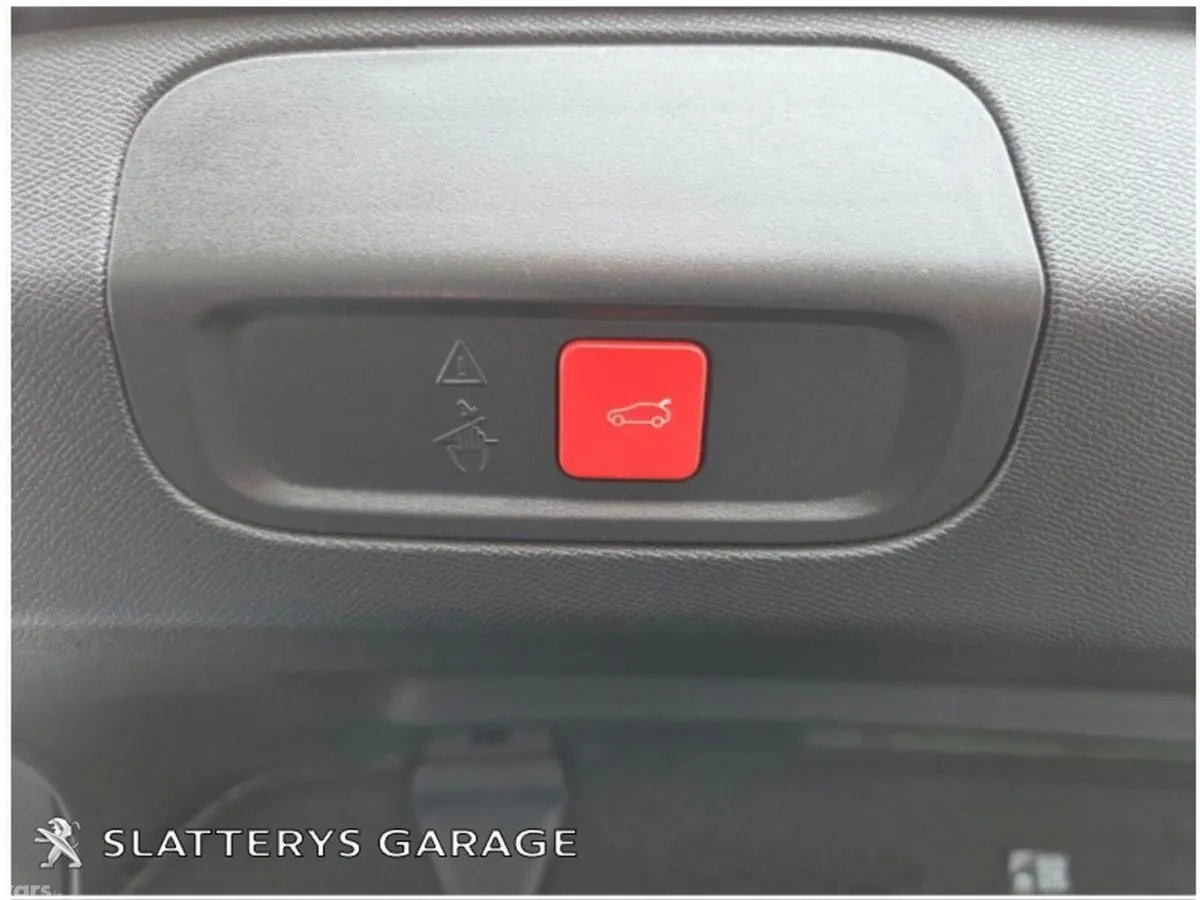 Peugeot 408 Hatchback, Petrol, 2024, Blue