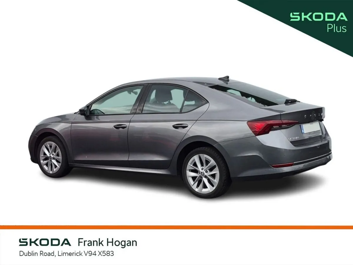 Skoda Octavia Saloon, Petrol, 2023, Grey